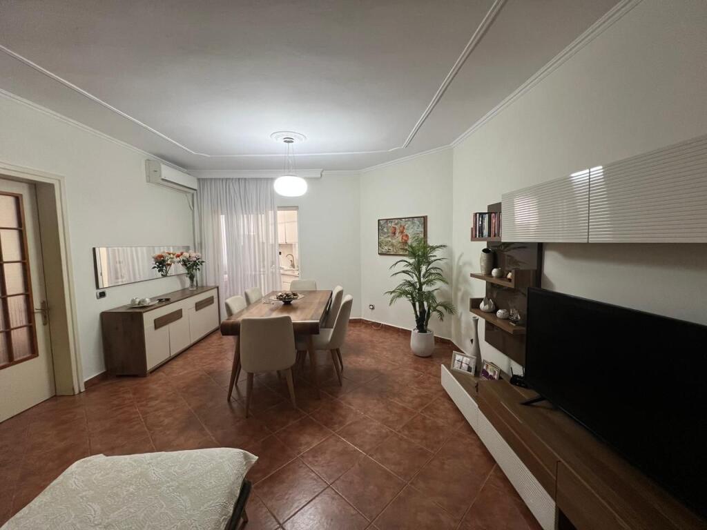 Apartment 2+1 for sale at Komuna e Parisit