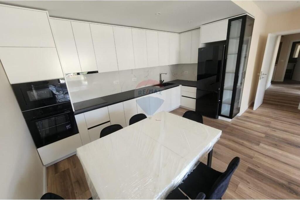 Apartament 2+1 me qira në rrugen Kokonozeve, Kinostudio.