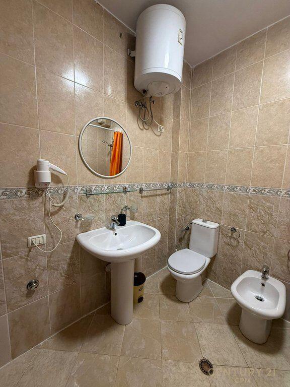 Ekskluzive në zemër të Tiranës – Apartament 2+1 me qira përballë Toptanit! 1,000 € /Muaj Sip. Totale  120m2