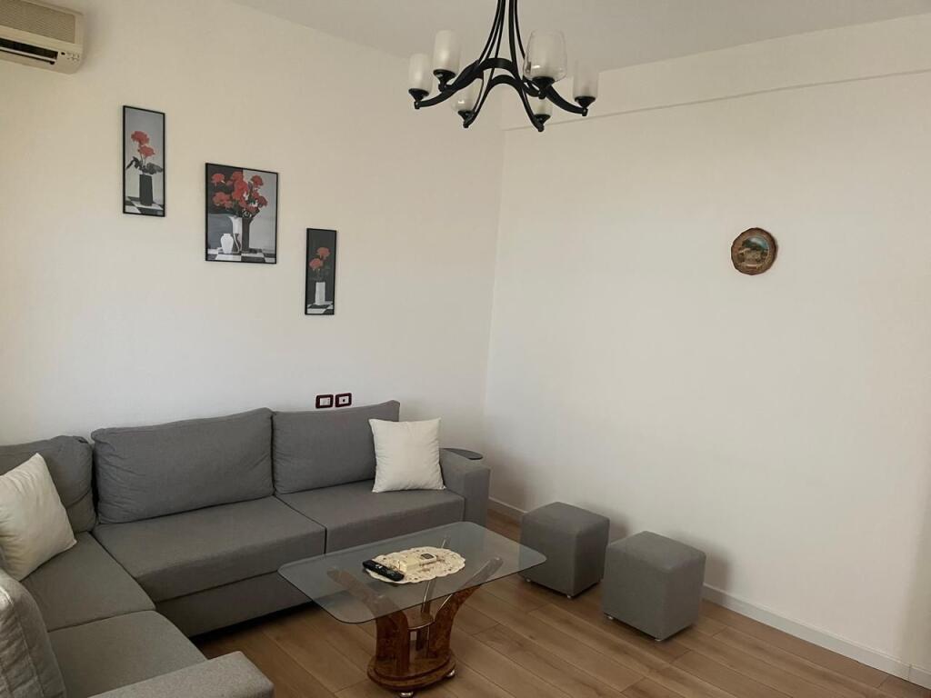 Jepet me qira shtepi private