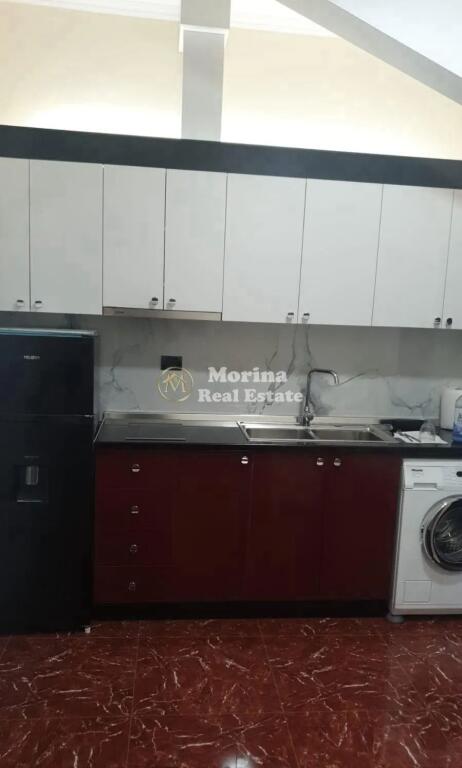 Qera, Vile 5 kateshe, Rruga e Elbasanit, afer Fakultetit Ekonomik, 12600 Euro/Muaj