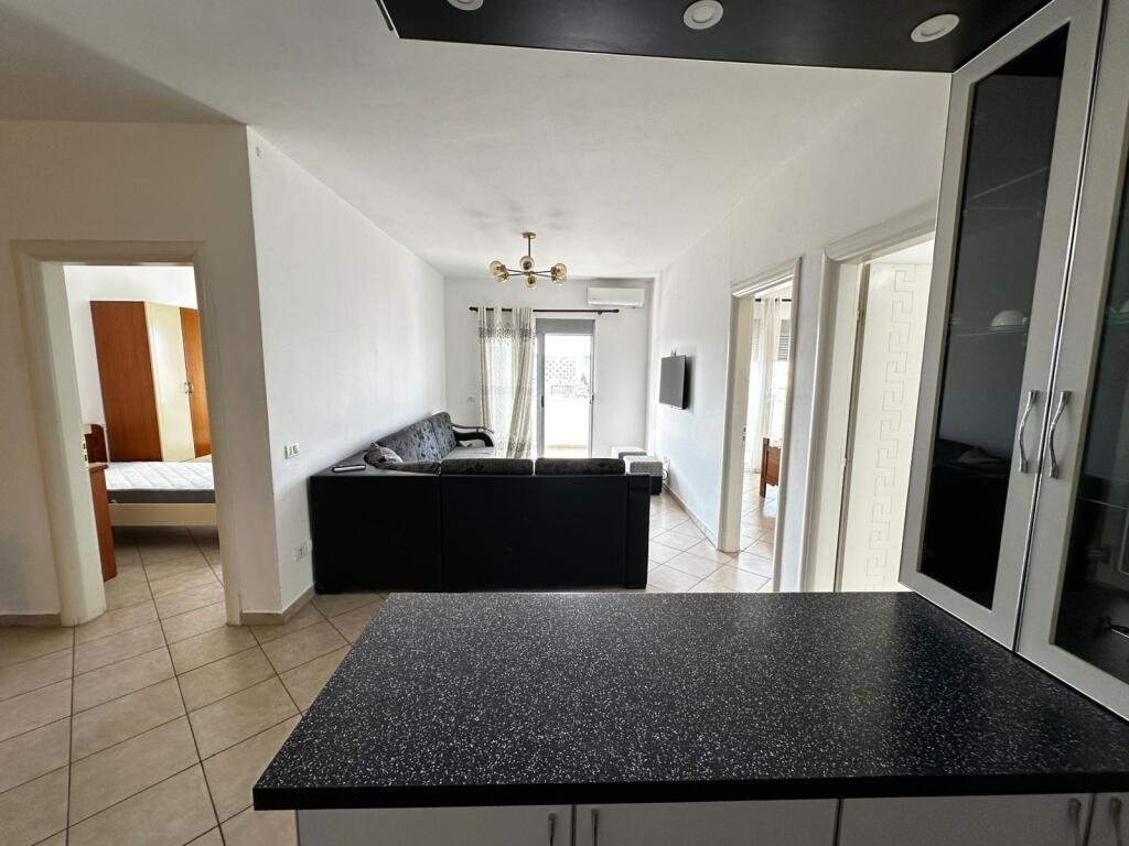 🏙️ Shitet apartament 3+1 me pamje panoramike nga Porti dhe Muzeumi i Durrësit!