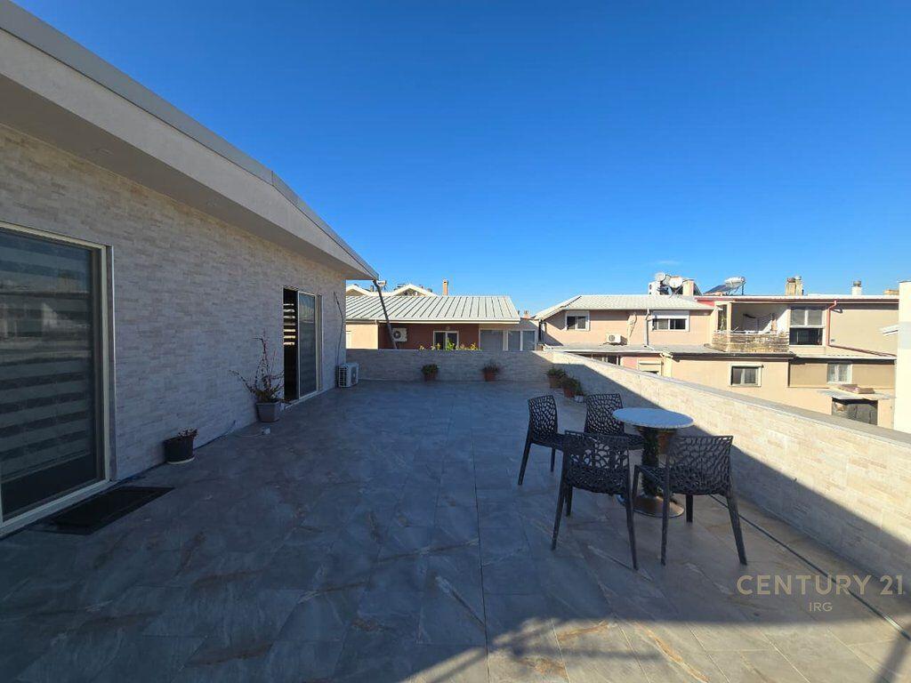 PENTHOUSE FOR SALE NEAR THE DRY LAKE! 310,000 € Total Area 174m2