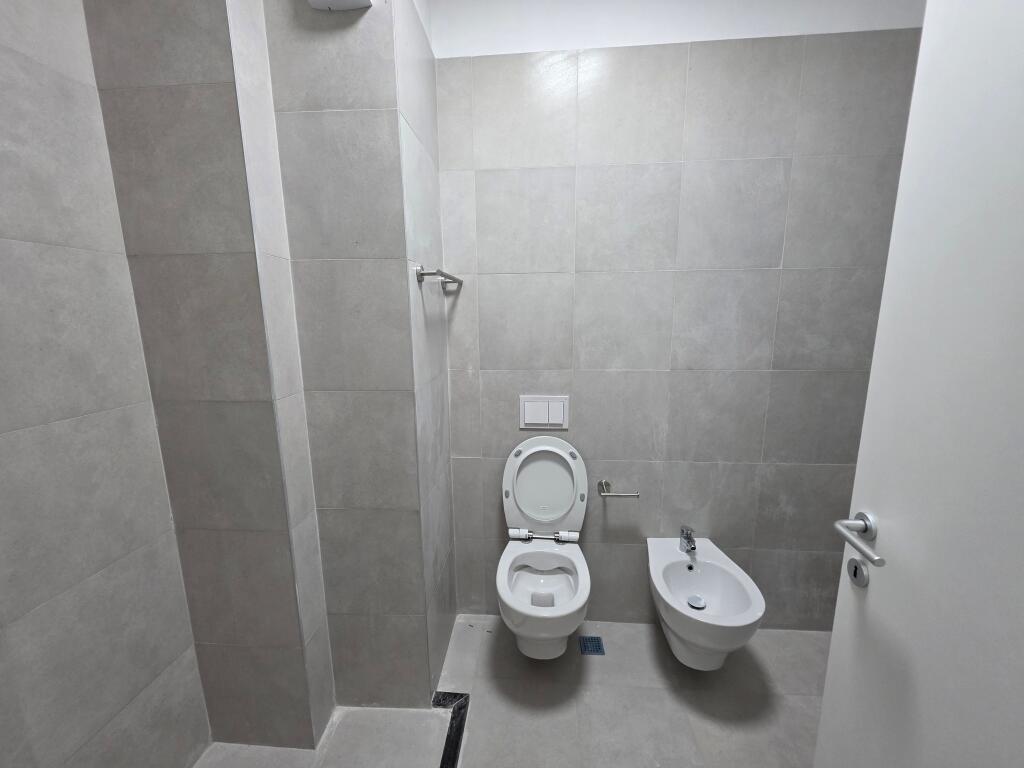 Affittasi appartamento 2+1+2+posto auto+veranda, Lago Secco