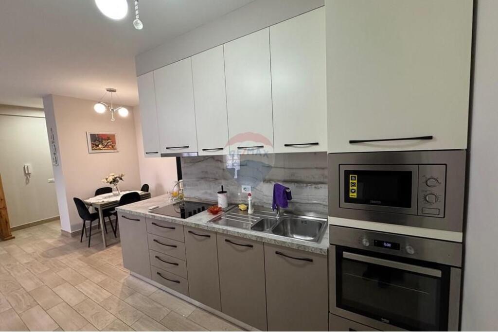 Apartment - For Rent - Frosina Plaku Street, Tirana