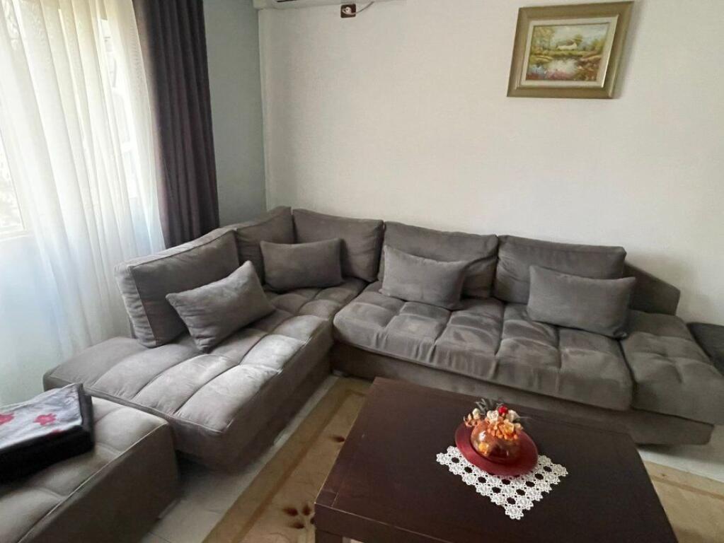 🏢Ish Parku Autobuzave,Rr.Ndre Mjeda,jepet me qera apartament ,2+1,i mobiluar 700Euro