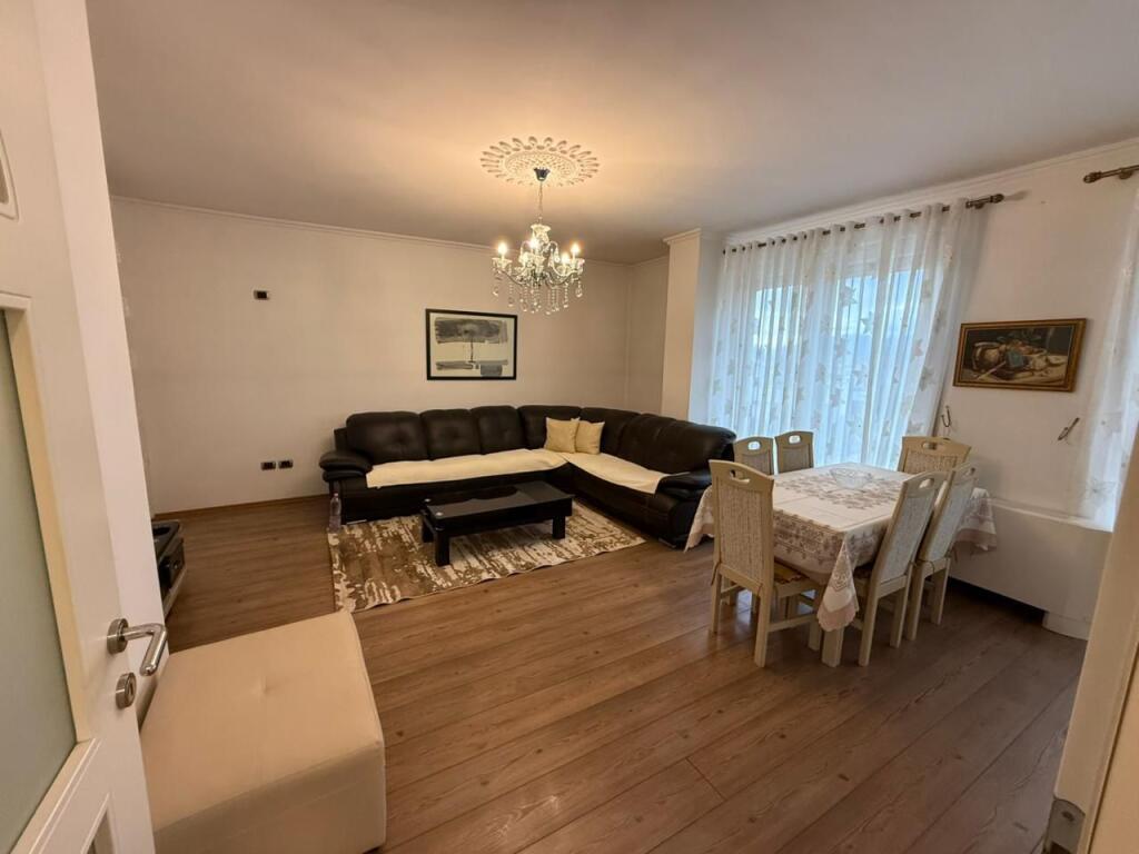 Appartamento in affitto 3+1+2+2 Balconi vicino al Giardino Zoologico, botanico, vicino alla pizzeria Pavarotti