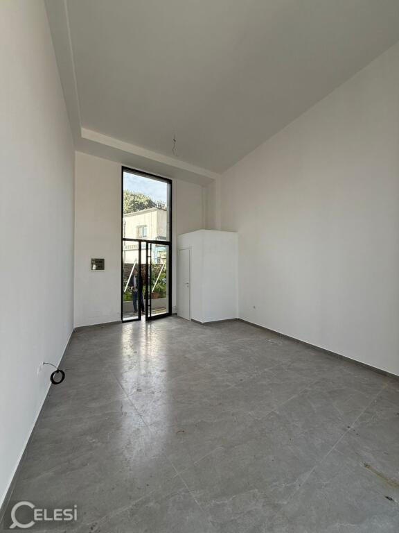 JEPET ME QERA NJESI 36 M2 (Mund te jepen dy njesi bashk 72m2)
