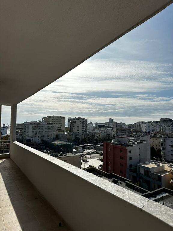 🏙️ Shitet apartament 3+1 me pamje panoramike nga Porti dhe Muzeumi i Durrësit!