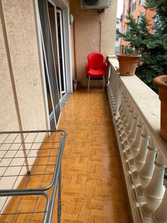 🏡Jepet me qera Apartament Dublex 4+1+2  📍Adresa : 21 Dhjetori Afer Mondjalit