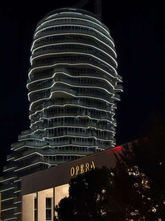 SHITET APARTAMENT 2+1 TEK TIRANA ROCK, SHESHI SKENDERBEJ