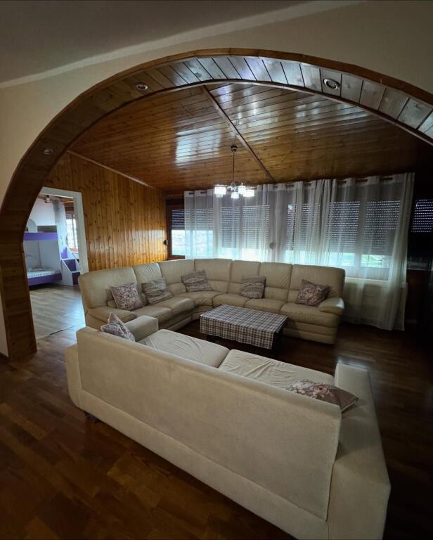 💥Shitet apartament 3+1 afer rruges Taulantia,Kavaje💥