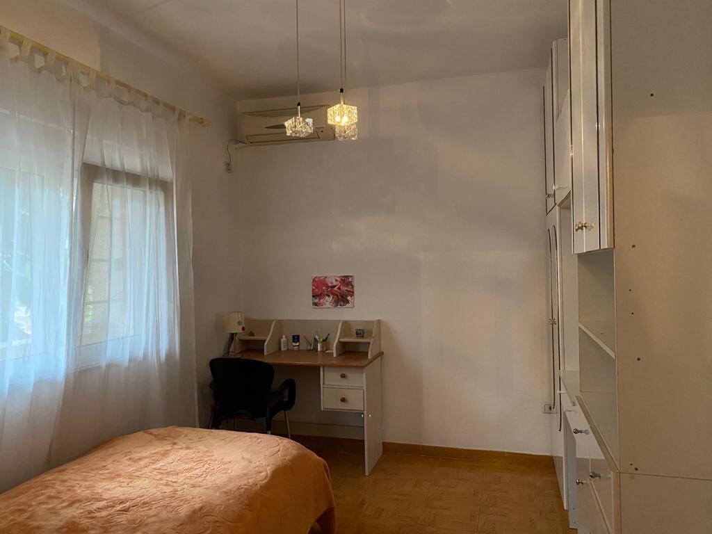 🏡Jepet me qera Apartament Dublex 4+1+2  📍Adresa : 21 Dhjetori Afer Mondjalit