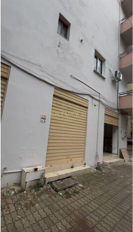 Ambient Komercial Për Shitje në Plazh Hekurudha, 20 m nga deti Durrës