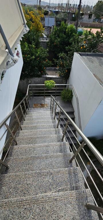 🏡 SHITET SHTËPI PRIVATE 2-KATËSHE – QENDER SHIJAK✔