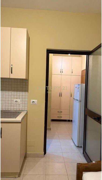 Gasoniere me qira në Selitë