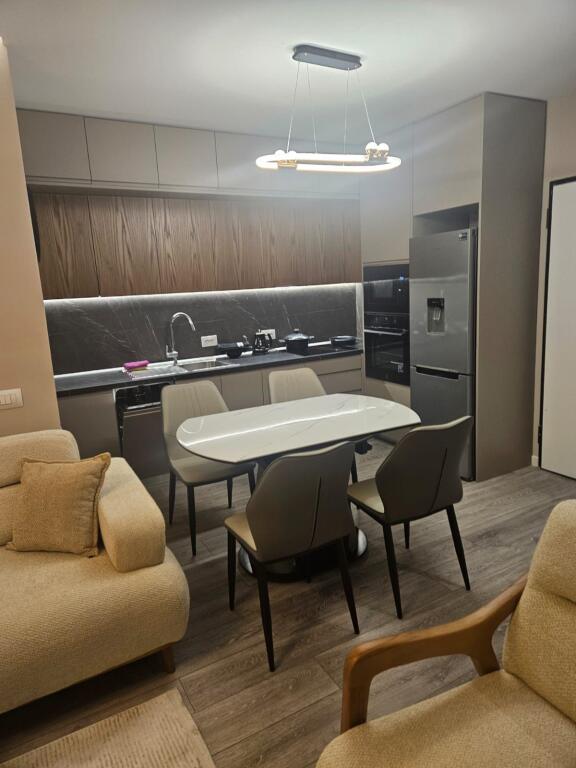 Jepet me qera apartament 2+1, Rruga Dritan Hoxha , Laprake