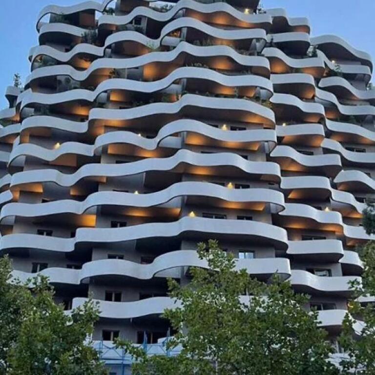 APARTAMENT LUKSOZ 1+1 PER QERA TEK LION PARK