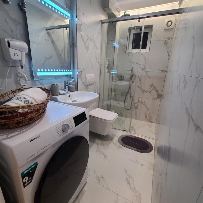 APARTAMENT ME QERA 1+1 QENDER 750 EURO