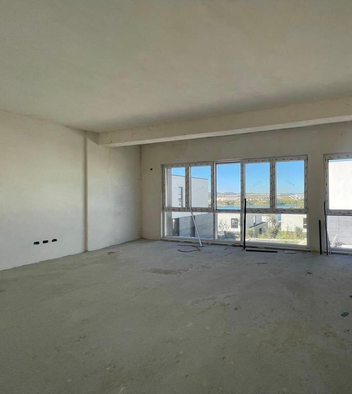 VILLA FOR SALE IN THE FARKA LAKE