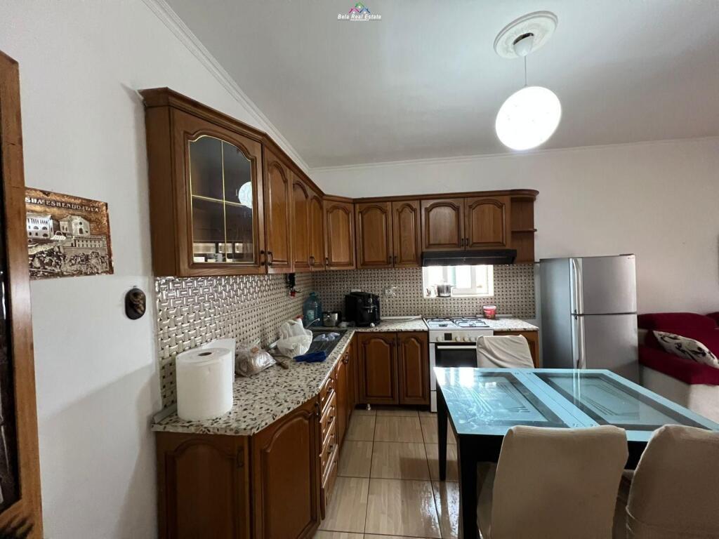 Apartament Me Qera 2+1 tek Ish Restorant Durresi (ID B221374) Tirane