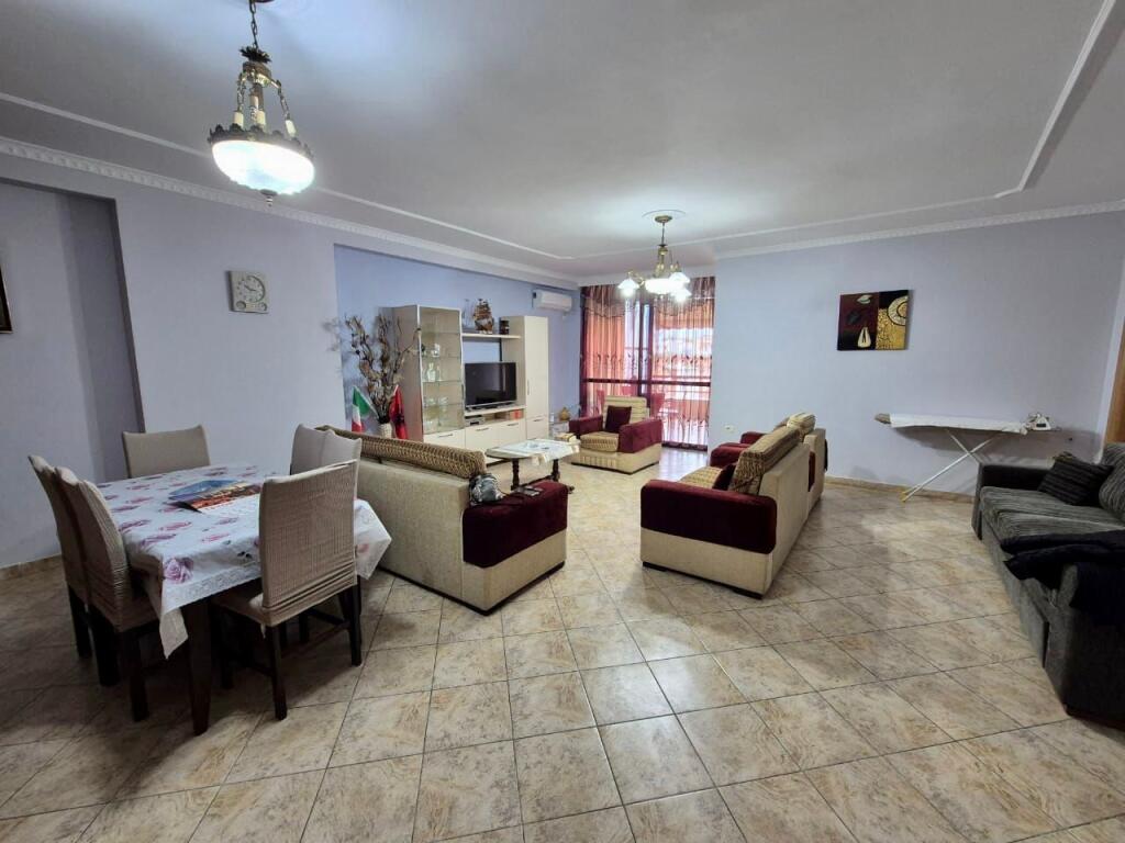 📣 QERA Apartament 2+1 Me 2 Tualete 📍 21-Dhjetori, Prane Market Joenes ✨