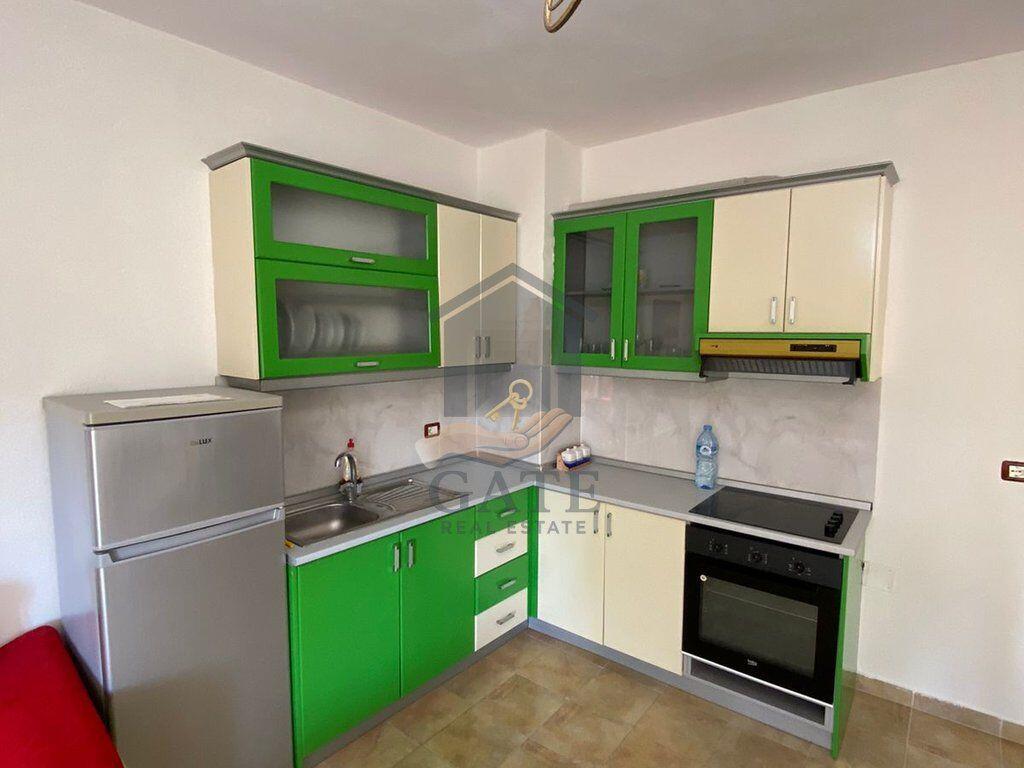 Shitet Apartament 1+1 + Post Parkimi, Zona e Malit te Robit!