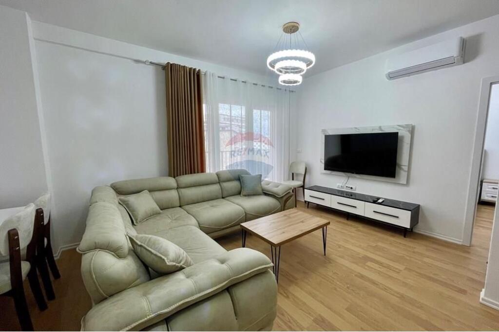 Apartament Per Qira 1+1 tek Zogu I Zi