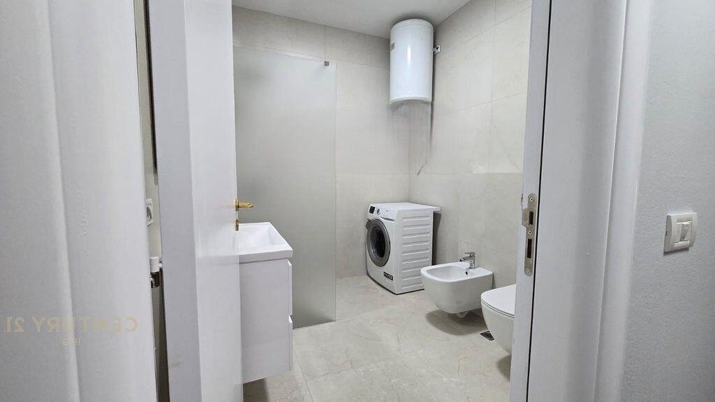 JEPET ME QIRA APARTAMENT 2+1 TE RRUGA KAVAJES! 830 € /Muaj