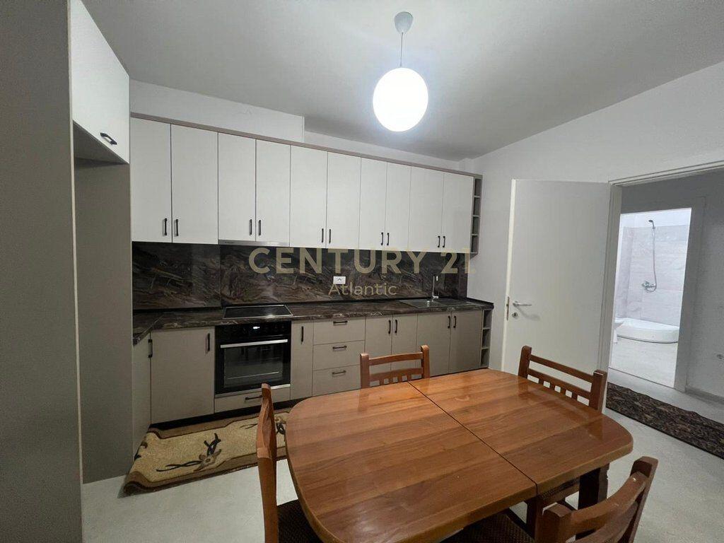 JEPET ME QERA APARTAMENT 2+1+2 ISH RAJONI NE DURRES !