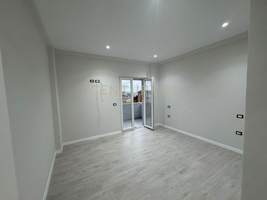 Jepet Apartament 1+1 me Verandë – Kodra e Priftit 350 € /Muaj