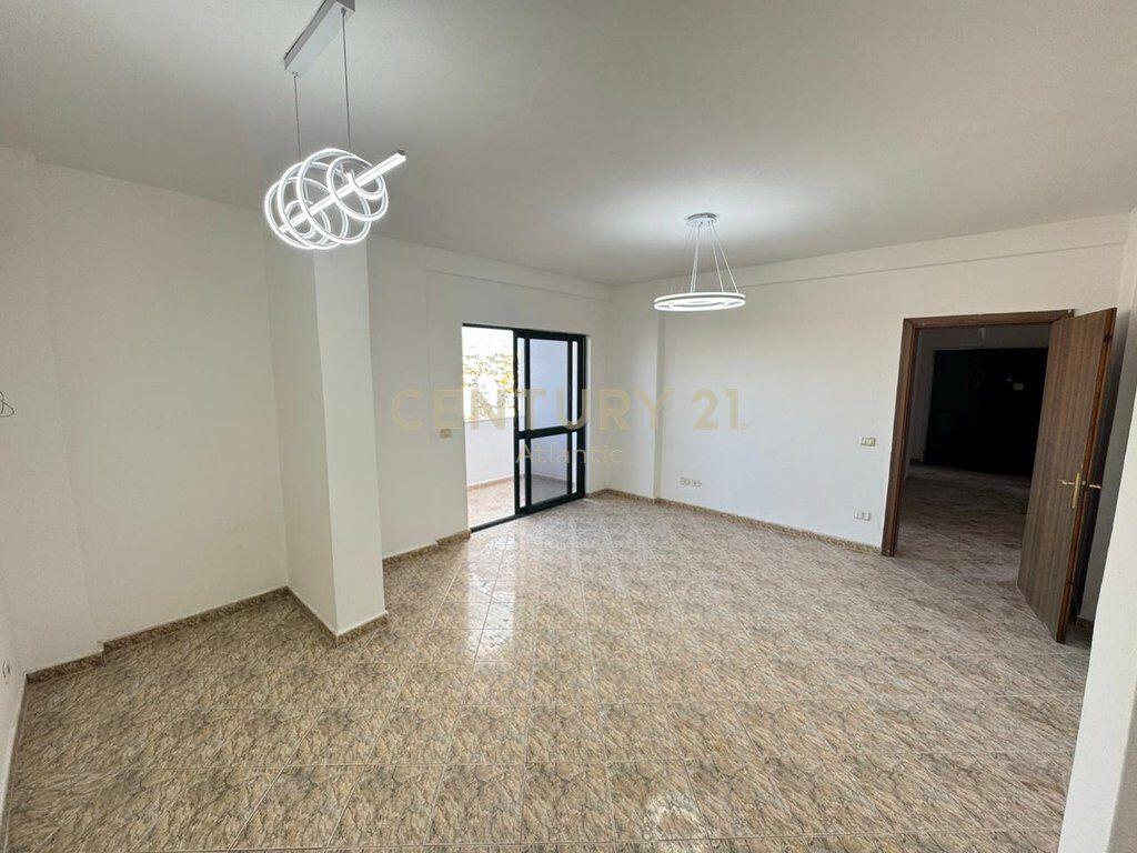 Apartament 2+1 në Shitje në Plazh Hekurudha, Durrës