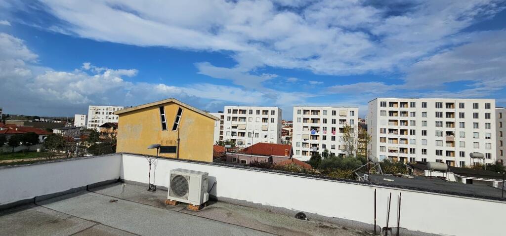 🏡 SHITET SHTËPI PRIVATE 2-KATËSHE – QENDER SHIJAK✔