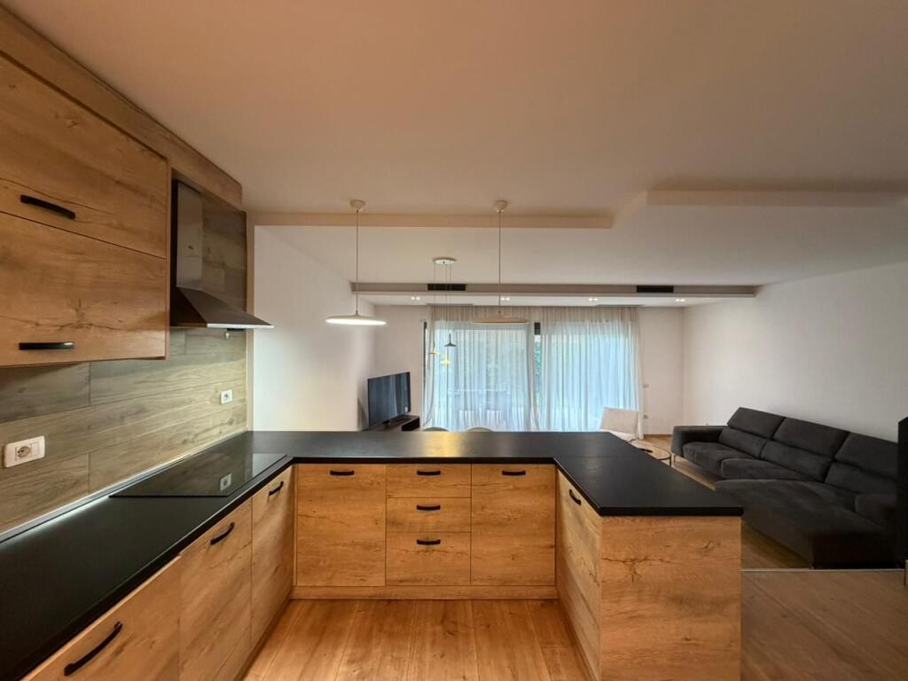 Vile 2-kateshe per qira tek Residenca Olive Grove prane TEG.