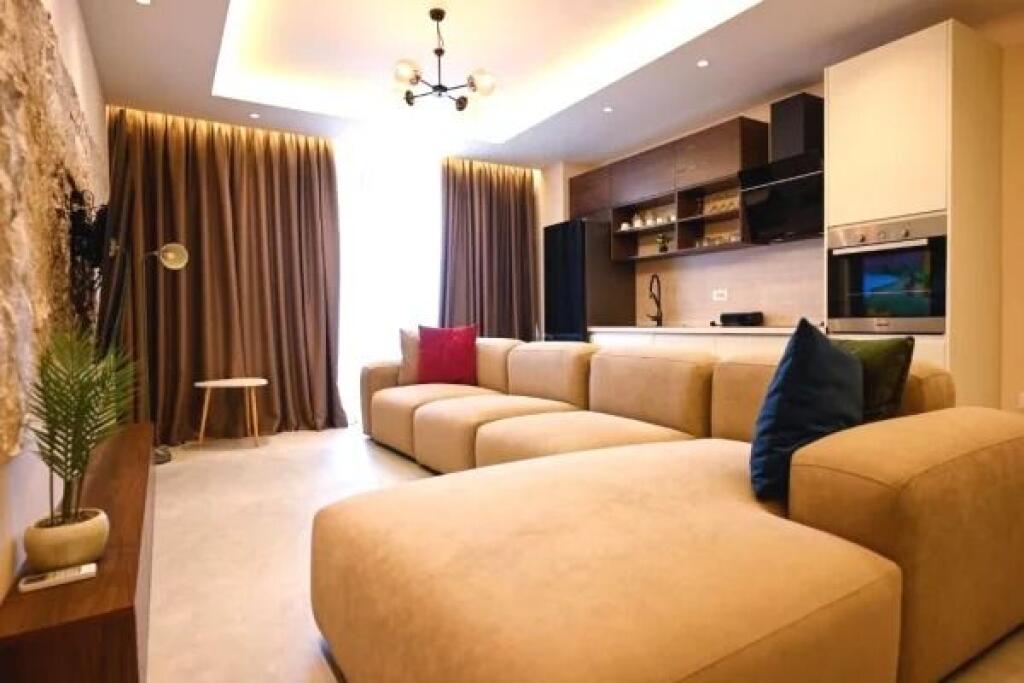 🌇Apartament 3+1 per Shitje me Pamje nga Deti në Sarandë!