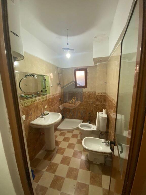 Apartament 2+1 për qira – Ish Rajoni i Policisë, Durrës