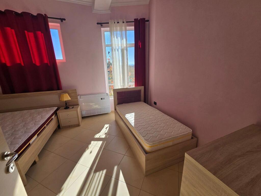 SHITET: Apartament 1+1/ zona: Tushemisht POGRADEC