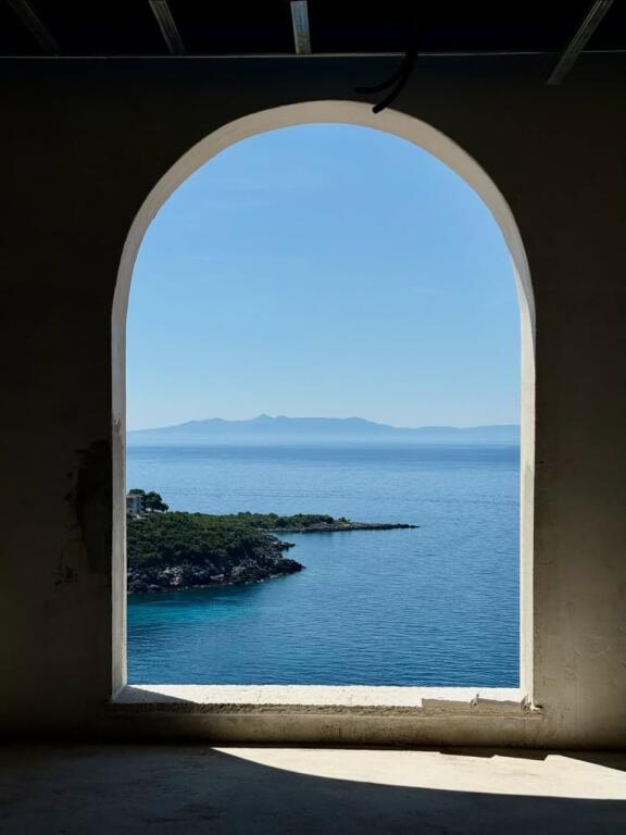 SHITET APARTAMENT 1+1 ME POST PARKIMI – FOLIE VILLAGE, JALË