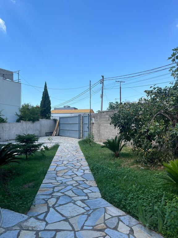 Vilë me qira pranë lagjes Ali Demi