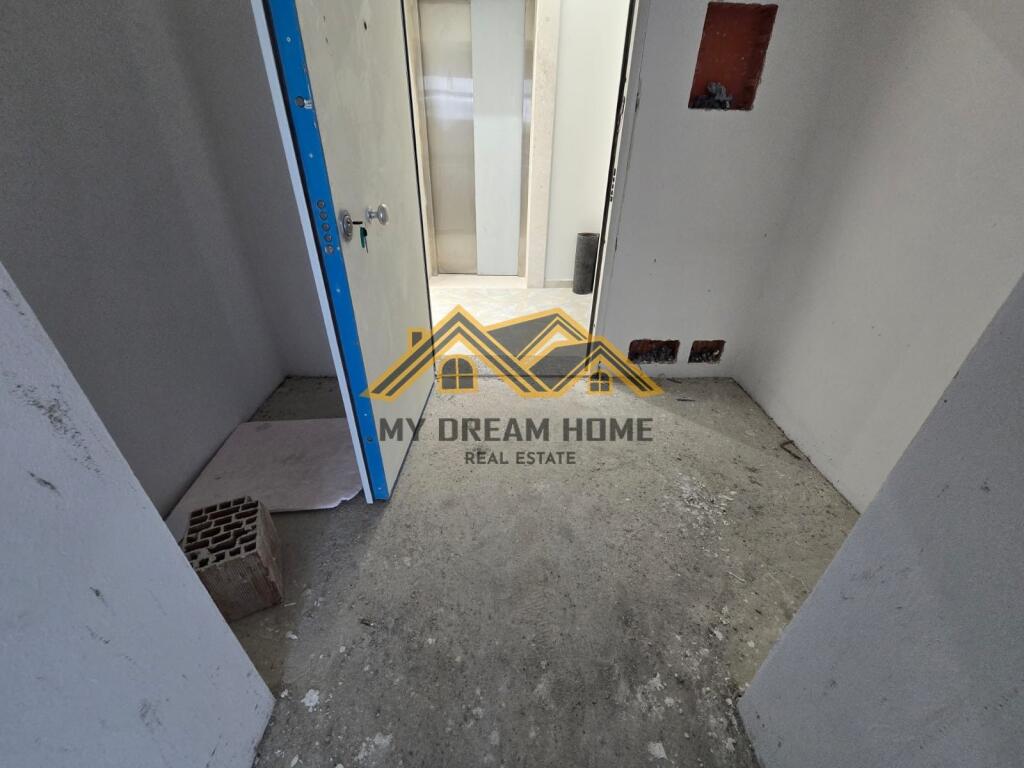 Apartament 2+1+2+Verand per Shitje ne Vollga,Durres Pamje e Plote nga Deti