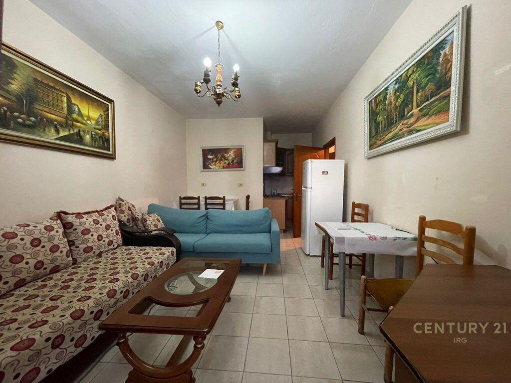 Komuna e Parisit, Apartament 1+1 !