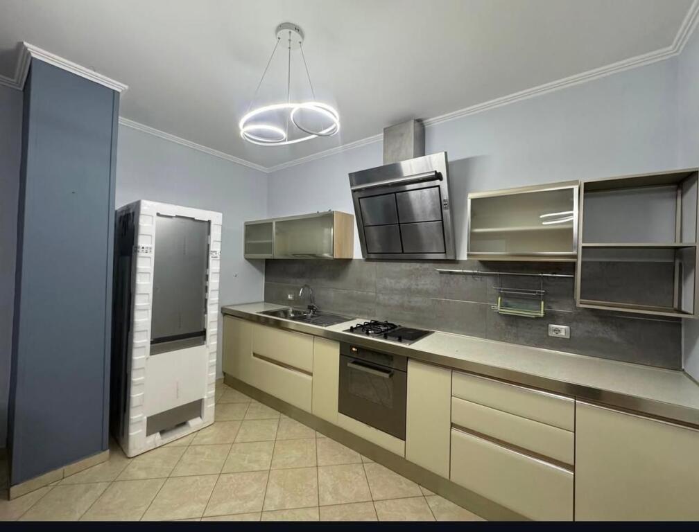 APARTAMENT 2+1 PER QERA PRANE HARRY FULTZ