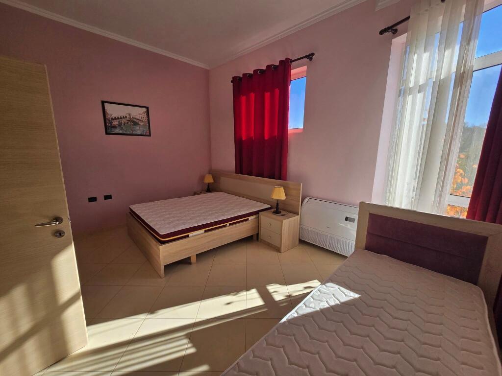 SHITET: Apartament 1+1/ zona: Tushemisht POGRADEC