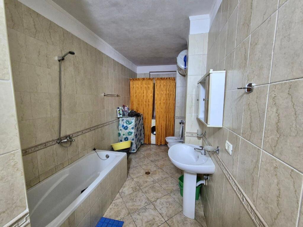 📣 QERA Apartament 2+1 Me 2 Tualete 📍 21-Dhjetori, Prane Market Joenes ✨