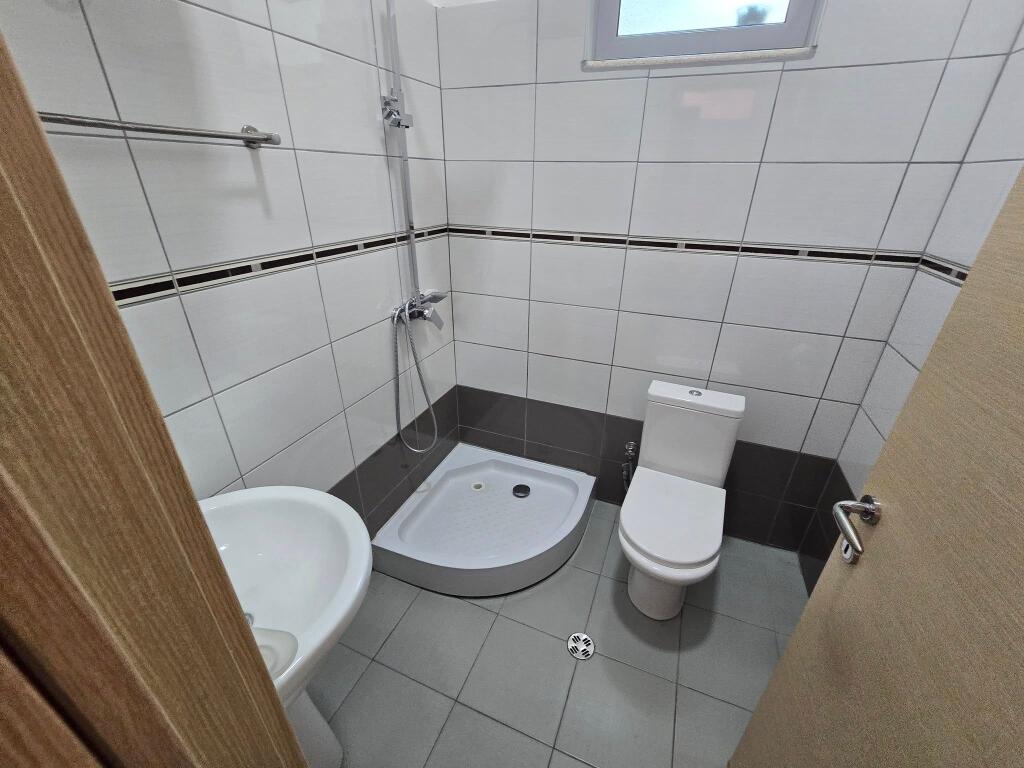 SHITET: Apartament 1+1/ zona: Tushemisht POGRADEC