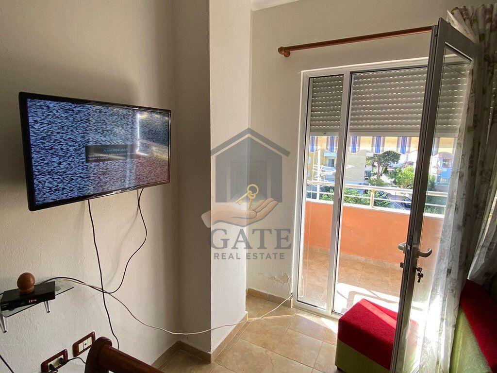 Shitet Apartament 1+1 + Post Parkimi, Zona e Malit te Robit!