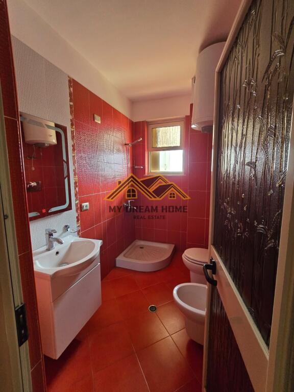 SHITET APARTAMENT 3+1+2 TE MARKATA, DURRES!!