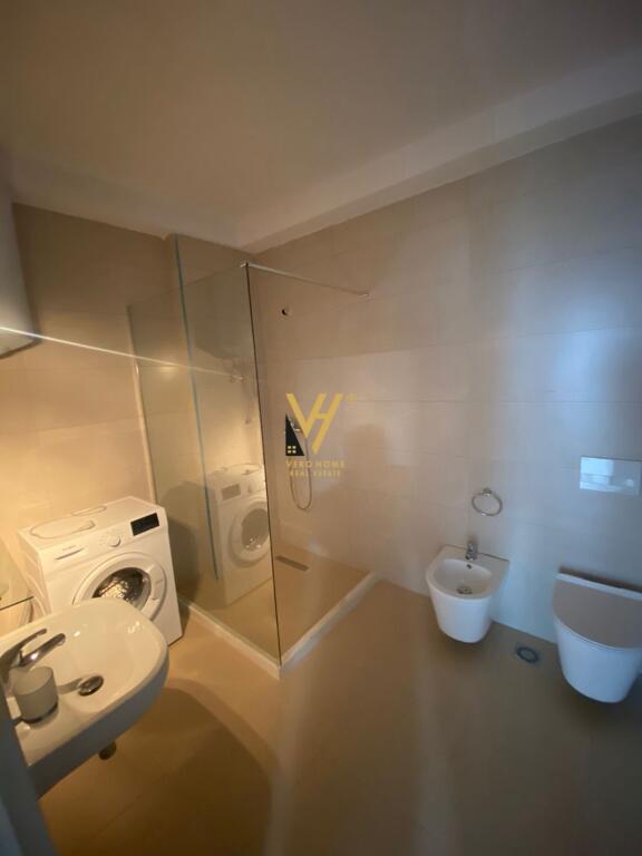 JEPET APARTAMENT 1+1+BLK ME QIRA TE RRUGA E DIBRES 550 EURO