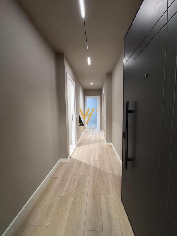 SHITET APARTAMENT 2+1+2+BLK TE KOMUNA PARISIT 275.000 EURO