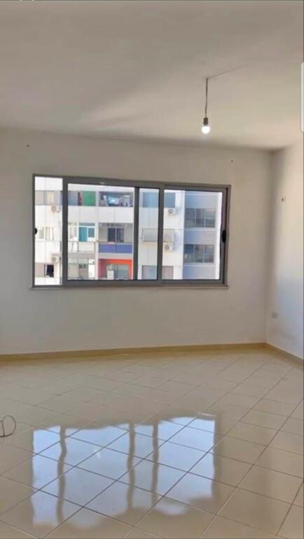 Astir, appartamento 2+1 vuoto in affitto